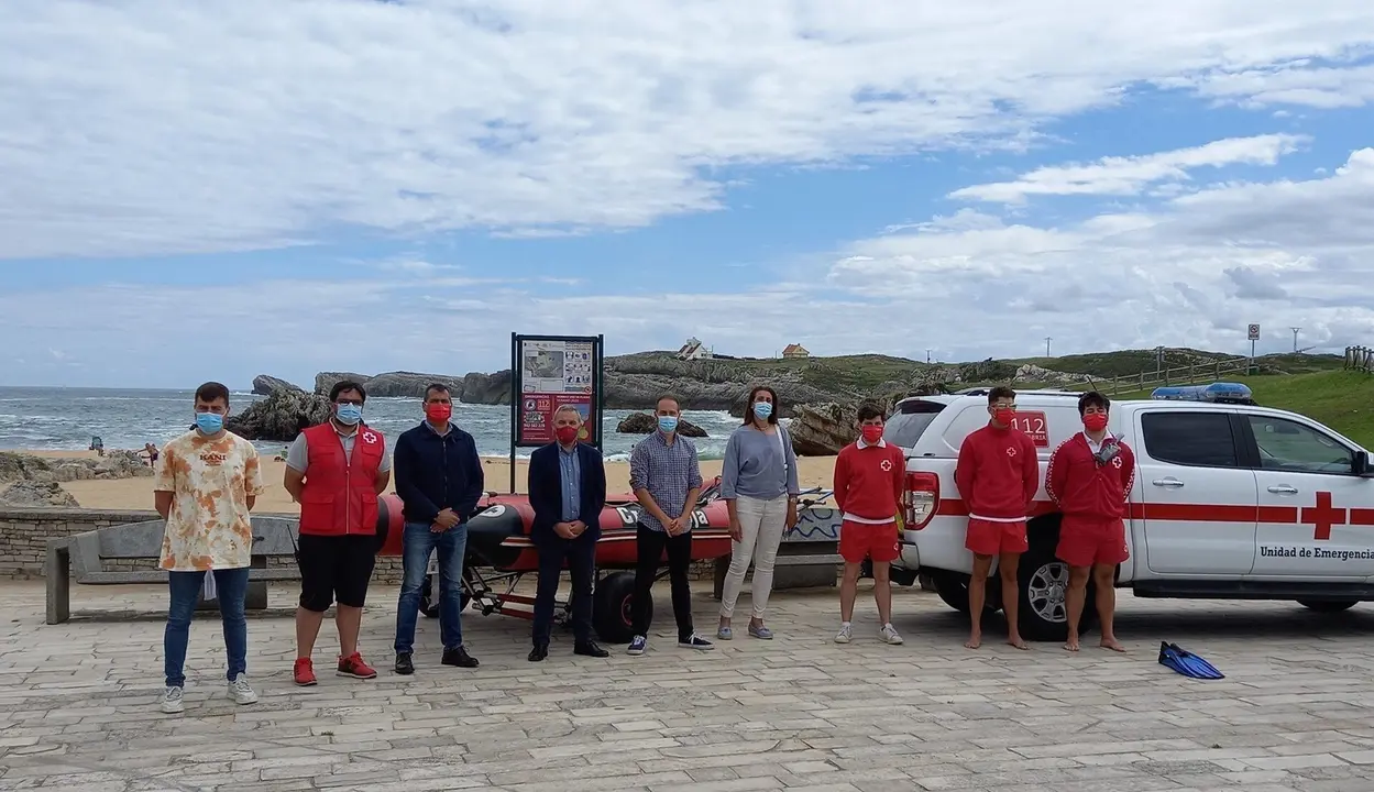 Presentaci&oacute;n del servicio de socorrismo en las playas de Santa Cruz de Bezana para este verano
