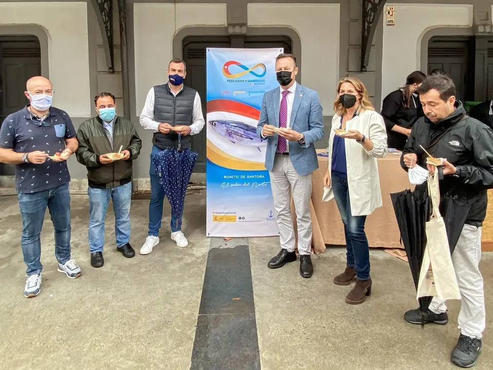 El Consejero De Desarrollo Rural, Ganader&iacute;a, Pesca, Alimentaci&oacute;n Y Medio Ambiente, Guillermo Blanco, Asiste A La Campa&ntilde;a &lsquo;Pescados Y Mariscos De Espa&ntilde;a&rsquo; .