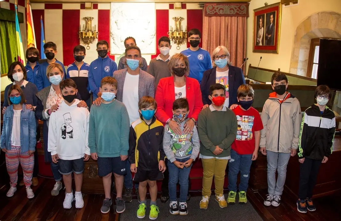 Entrega de premios del concurso de relatos sobre balonmano.