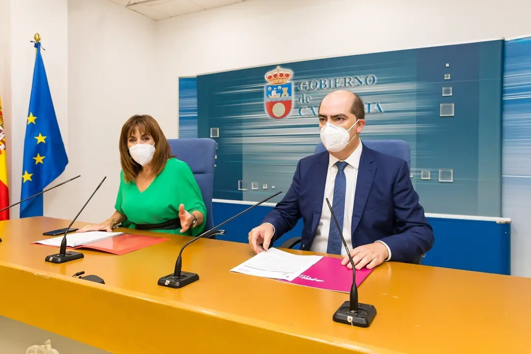 La consejera de Empleo y el director del Emcan, Ana Bel&eacute;n &Aacute;lvarez y Jos&eacute; Manuel Callejo