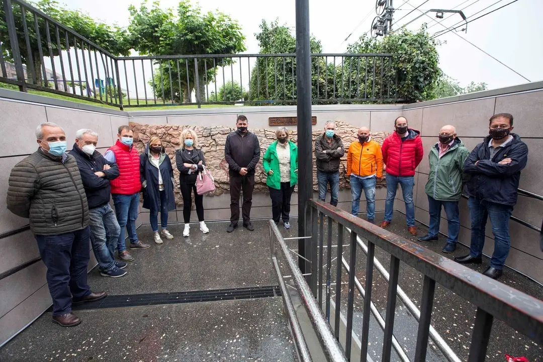 Visita al paso subterr&aacute;neo