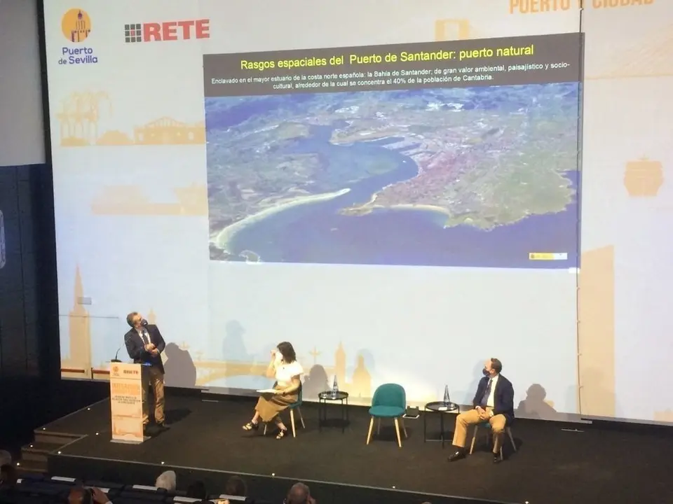 El presidente de la APS, Francisco Mart&iacute;n, asiste al 34&ordm; Encuentro RETE.