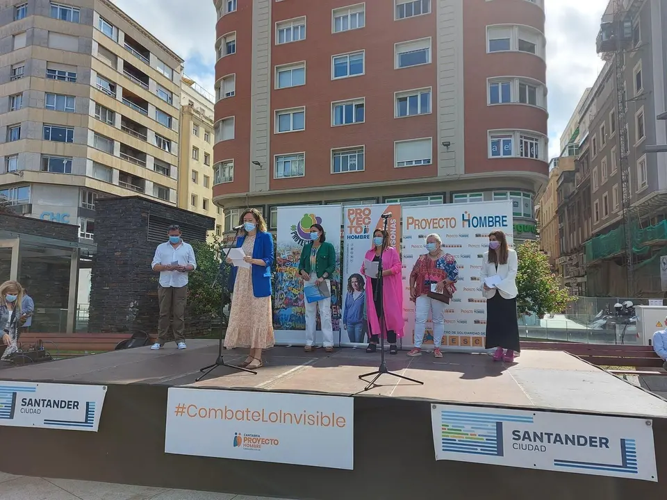 Lectura del manifiesto de Proyecto Hombre.