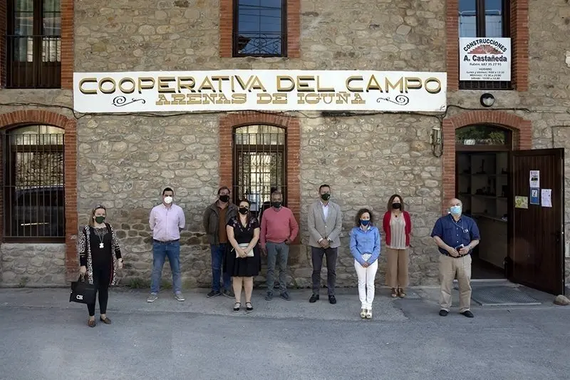 10:30 horas Cooperativa del Campo de Arenas de Igu&ntilde;a, Avenida General, 83
El consejero de Desarrollo Rural, Ganader&iacute;a, Pesca, Alimentaci&oacute;n y Medio Ambiente, Guillermo Blanco, asiste a la firma de contratos de ayudas LEADER.


