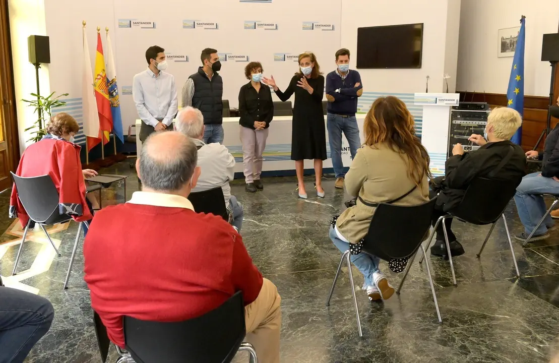 Reuni&oacute;n con vecinos en el Plan de Participaci&oacute;n Ciudadana.
