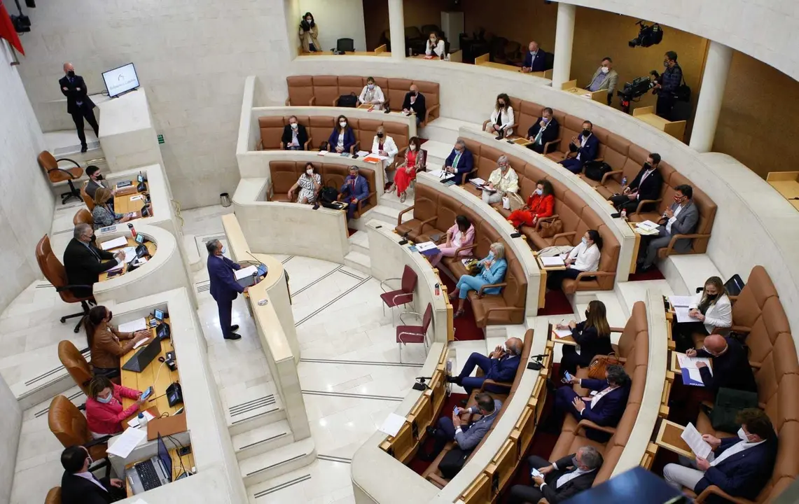 70D61E53-90B2-4E1A-81A3-EFC04115A2A2