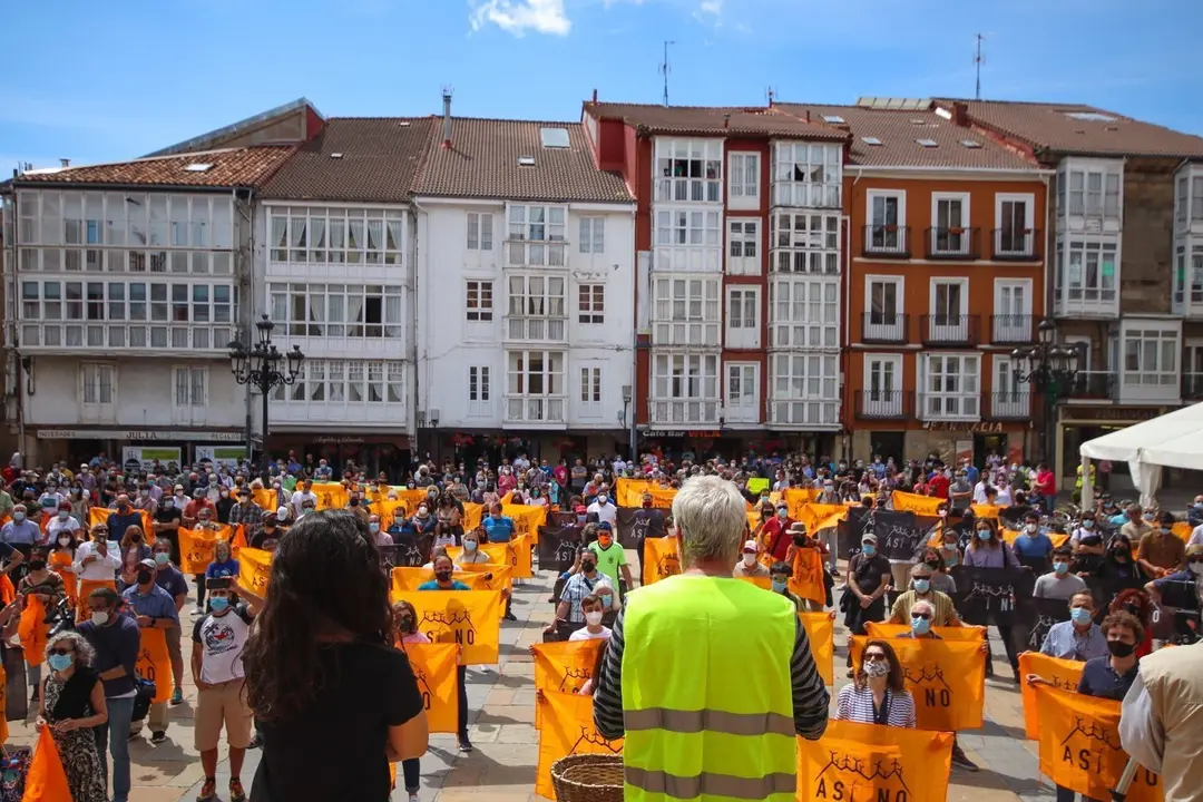 Concentraci&oacute;n en Reinosa contra los proyectos e&oacute;licos