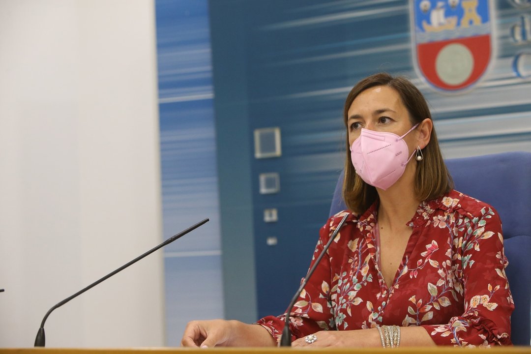 La consejera de Economía y Hacienda, María Sánchez, en rueda de prensa