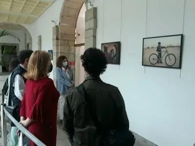 Exposici&oacute;n de Gervasio S&aacute;nchez sobre los campamentos saharauis en el Parlamento