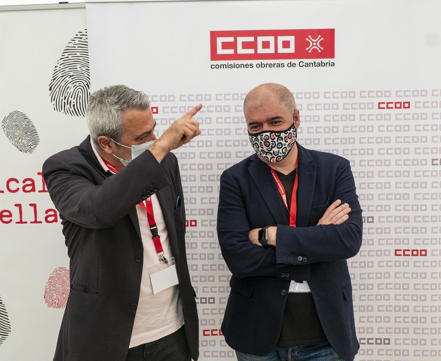 Los secretarios generales de CCOO, Unai Sordo, y de Cantabria, Carlos Sánchez