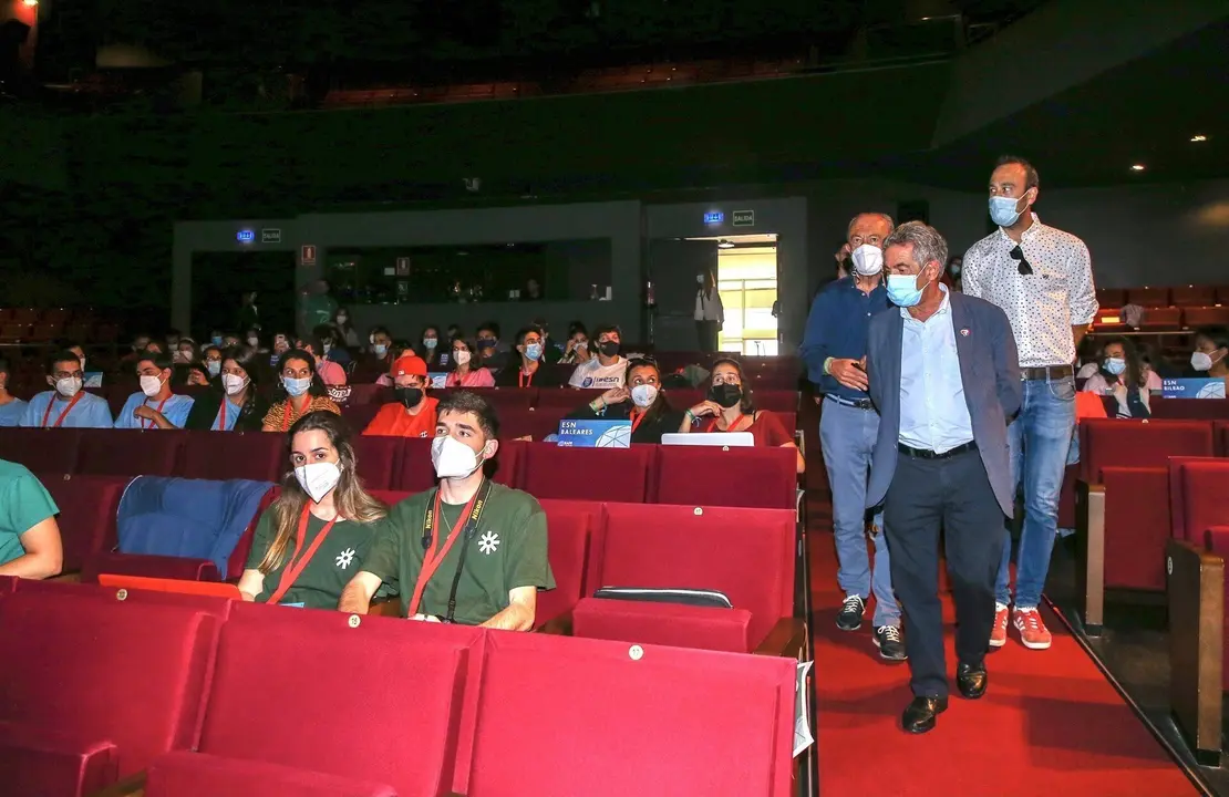 El presidente de Cantabria, Miguel &Aacute;ngel Revilla; el consejero Javier L&oacute;pez Marcano y el alcalde de Torrelavega, Javier L&oacute;pez Estrada, en la reuni&oacute;n anual de asociaciones de Erasmus de Espa&ntilde;a