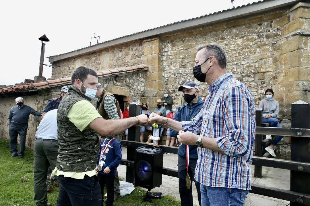 El consejero de Desarrollo Rural, Ganader&iacute;a, Pesca, Alimentaci&oacute;n y Medio Ambiente del Gobierno de Cantabria, Guillemo Blanco, en la fiesta del patr&oacute;n de los cazadores