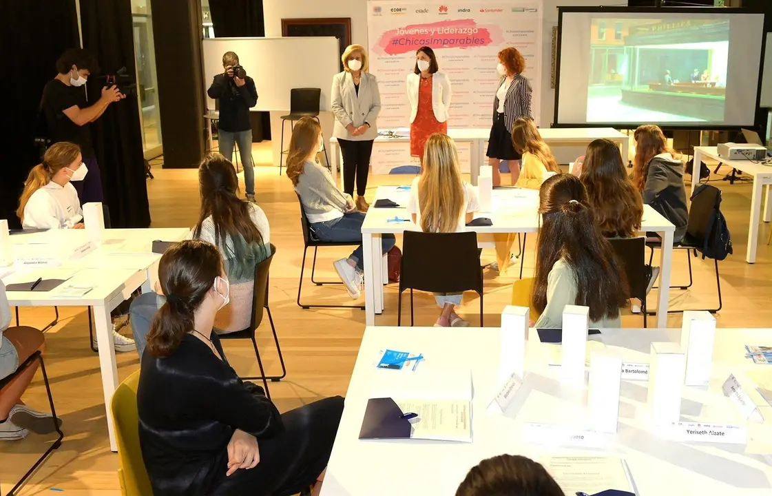 Apertura del programa de liderazgo femenino