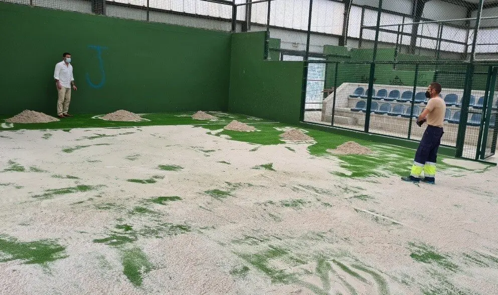 Mejora pista p&aacute;del de Liencres