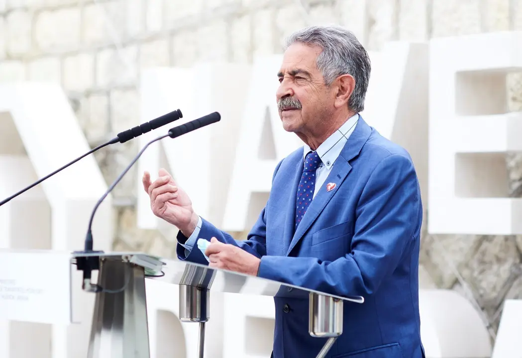 El presidente de Cantabria, Miguel &Aacute;ngel Revilla, 