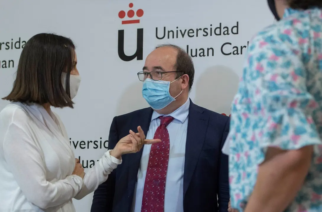 El ministro de Pol&iacute;tica Territorial y Funci&oacute;n P&uacute;blica, Miquel Iceta, a su llegada a una mesa redonda del curso de verano que organiza la Asociaci&oacute;n de Periodistas Parlamentarios, a 6 de julio de 2021, en la Universidad Rey Juan Carlos, Madrid, (Espa&ntilde;a). B