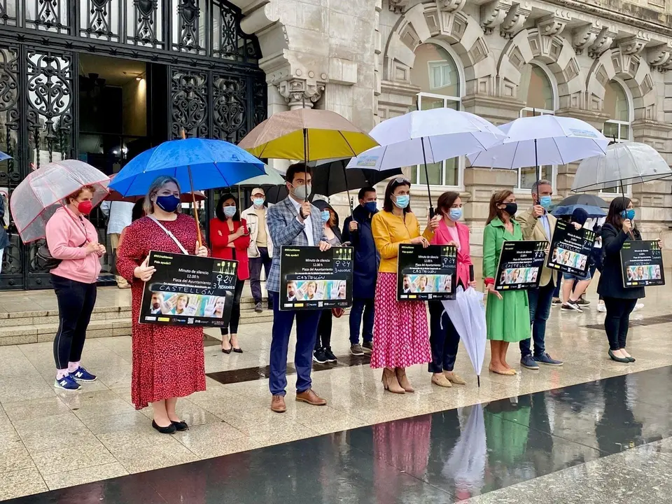 Minuto de silencio en Santander por la mujer asesinada en Castell&oacute;n