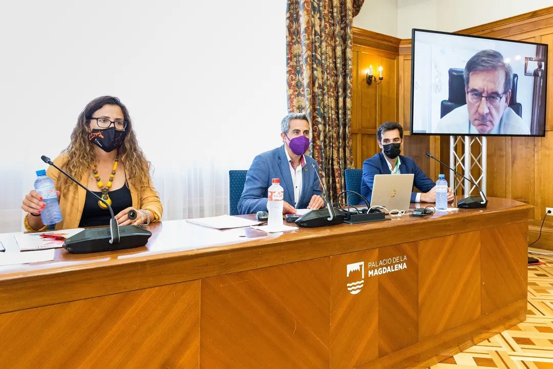 El vicepresidente y consejero de Universidades, Igualdad, Cultura y Deporte, Pablo Zuloaga, clausura el curso de la UIMP &lsquo;Las pol&iacute;ticas p&uacute;blicas de memoria democr&aacute;tica. Origen, evoluci&oacute;n y retos&rsquo;