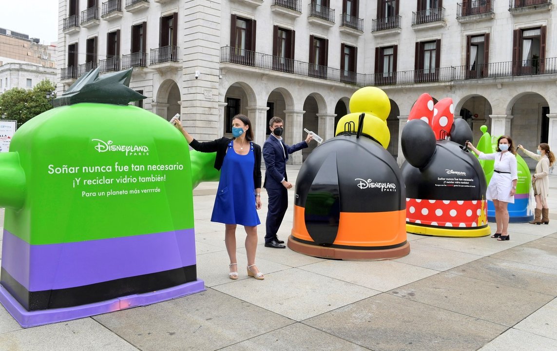 Santander colabora con Ecovidrio y Disney para concienciar a los niños sobre la importancia de reciclar vidrio