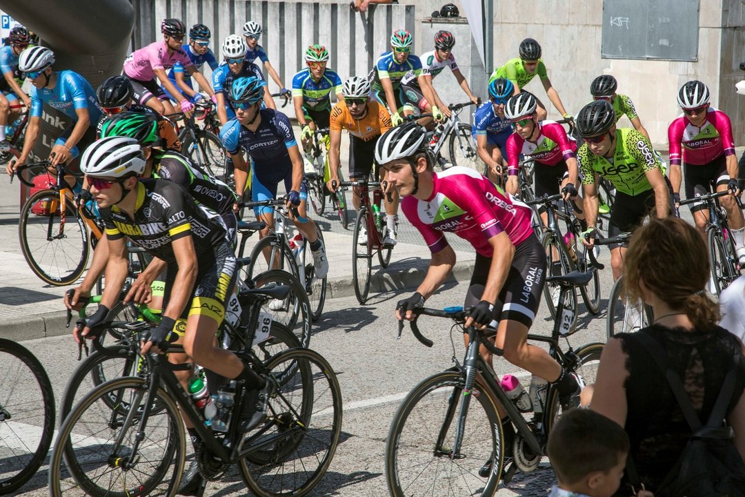 Archivo - Camargo acoge este fin de semana la Vuelta a Cantabria 2020 Máster