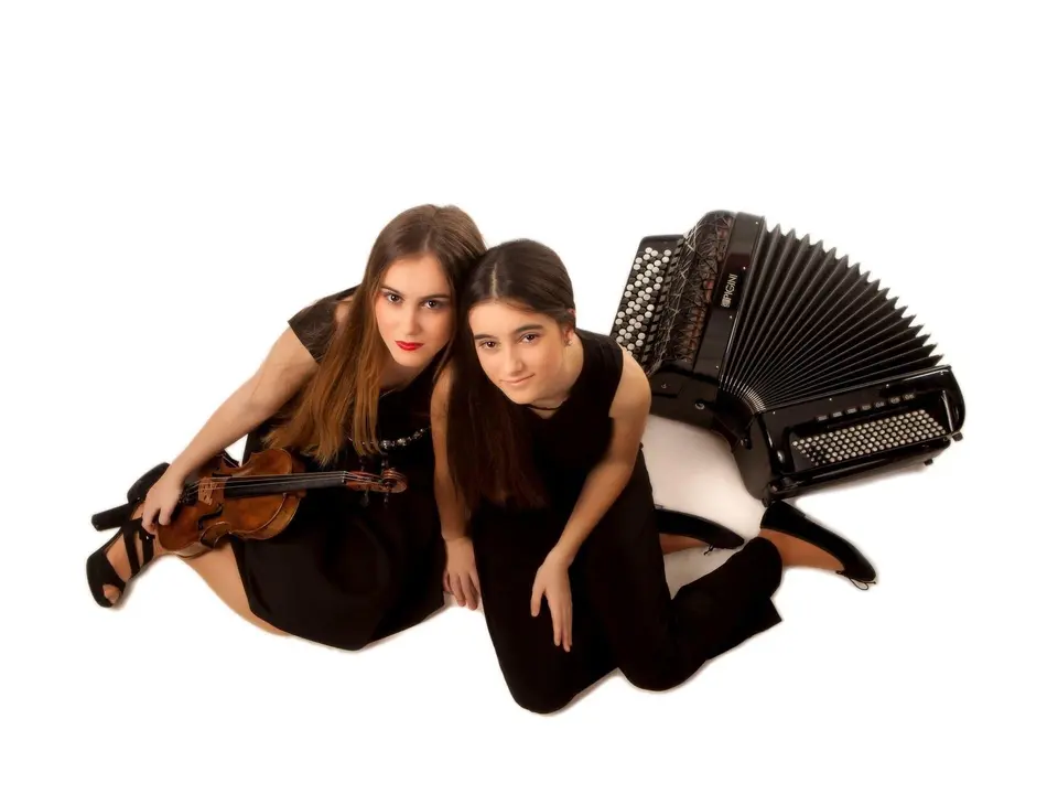 Archivo - Cristina y Marta Cubas