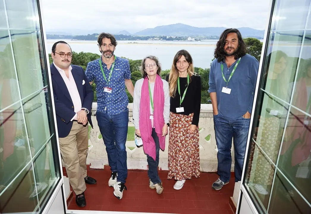 El actor  Eduardo Noriega, los periodistas Manuel Jabois e Ignacio Peyr&oacute; y las escritoras Marta Sanz y Laura Ferrero, participantes en un desayuno sobre el abordaje de los trastornos mentales en el mundo de la ficci&oacute;n