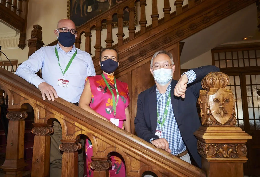 Roberto Onta&ntilde;&oacute;n, Director de las Cuevas Prehist&oacute;ricas y del (MUPAC. Aida Carvalho, presidenta de la Fundaci&oacute;n C&ocirc;a Parque (Portugal). Yoan Rumeau, Presidente de la Communaut&eacute; de Communes Neste Barousse y de la Soci&eacute;t&eacute; des &Eacute;tudes du Comminges
