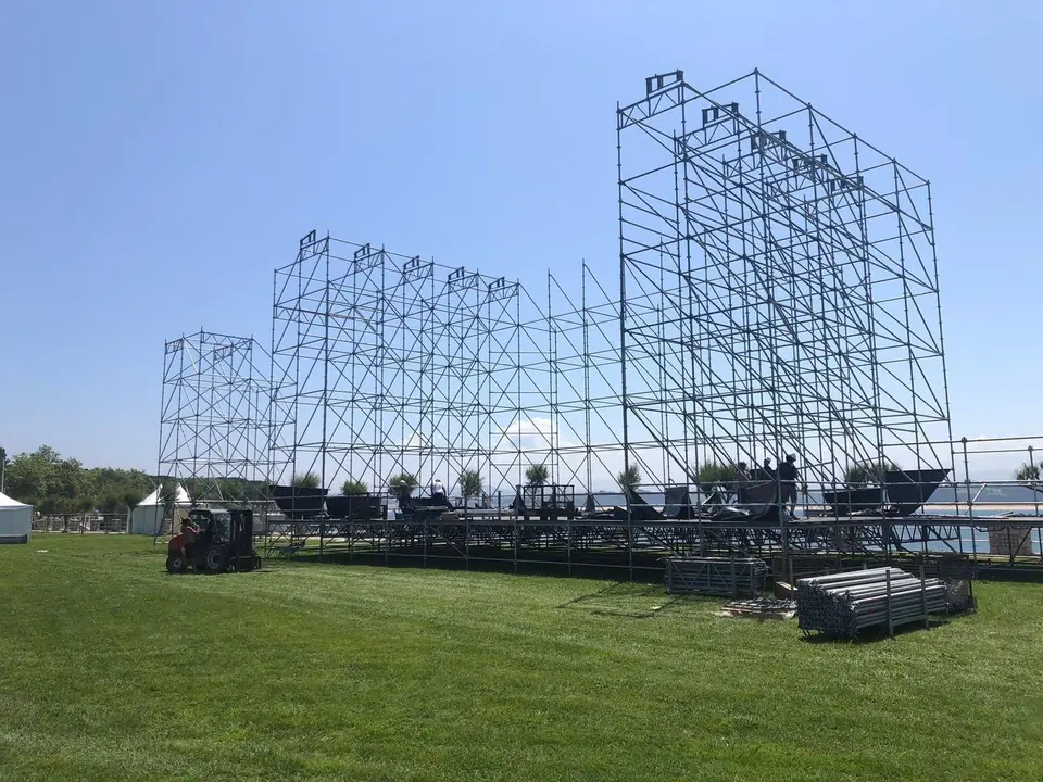 Montaje del escenario.