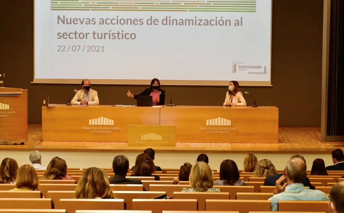 Presentaci&oacute;n de la campa&ntilde;a de bonos tur&iacute;sticos de Santander