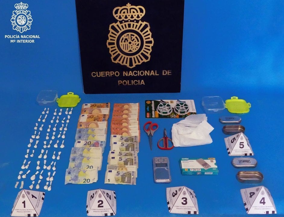 Efectos intervenidos en la operación contra el tráfico de drogas en Torrelavega