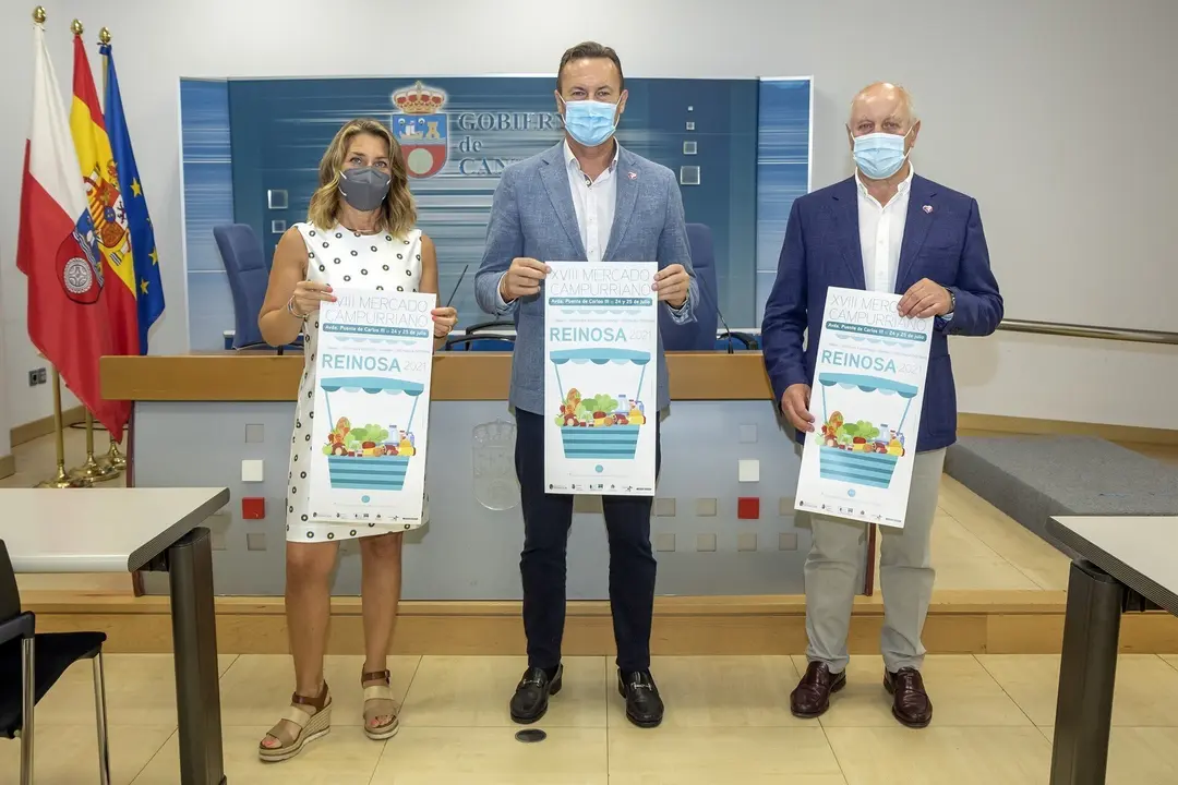 El Consejero De Desarrollo Rural, Guillermo Blanco, Acompa&ntilde;ado De La Directorade Pesca Y Alimentaci&oacute;n, Marta L&oacute;pez, Y Del Alcalde De Reinosa, Jos&eacute; Miguel Barrio, Presenta, En Rueda De Prensa, El XVVIII Mercado Campurriano.