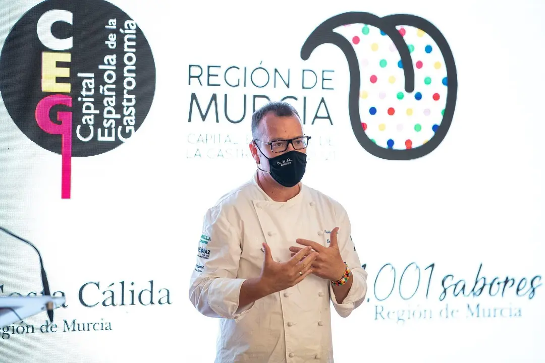 El chef Pablo Gonz&aacute;lez-Conejero en el acto de presentaci&oacute;n de Regi&oacute;n de Murcia como Capital Espa&ntilde;ola de la Gastronom&iacute;a 2021 en el Hotel Bah&iacute;a.