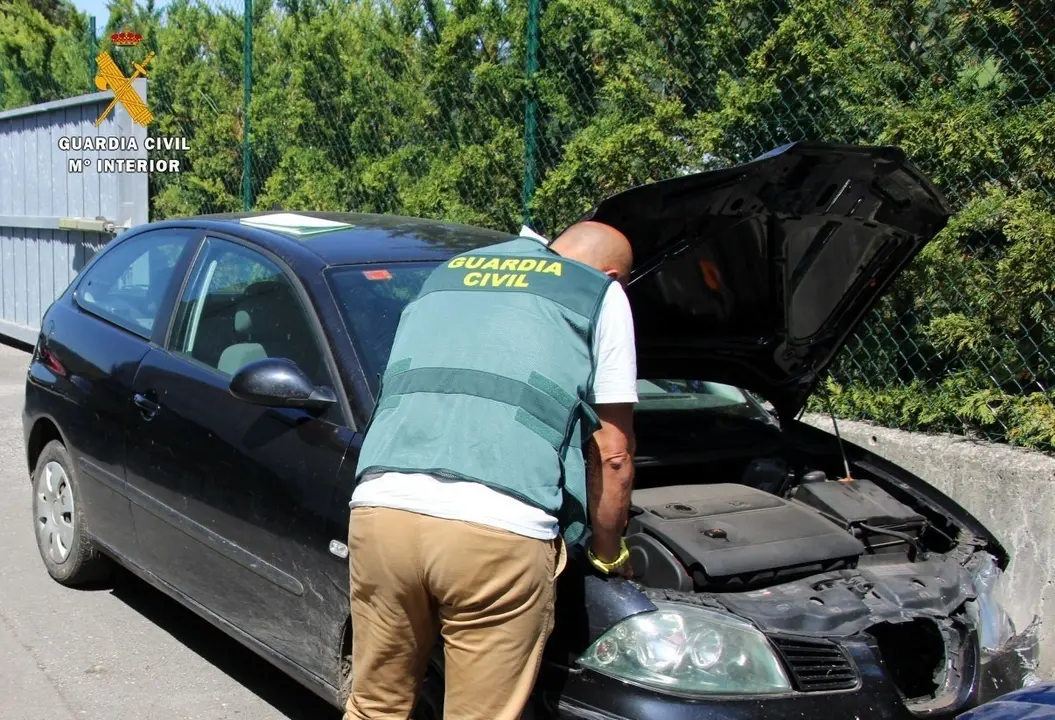 Coche que atropell&oacute; a los tres j&oacute;venes