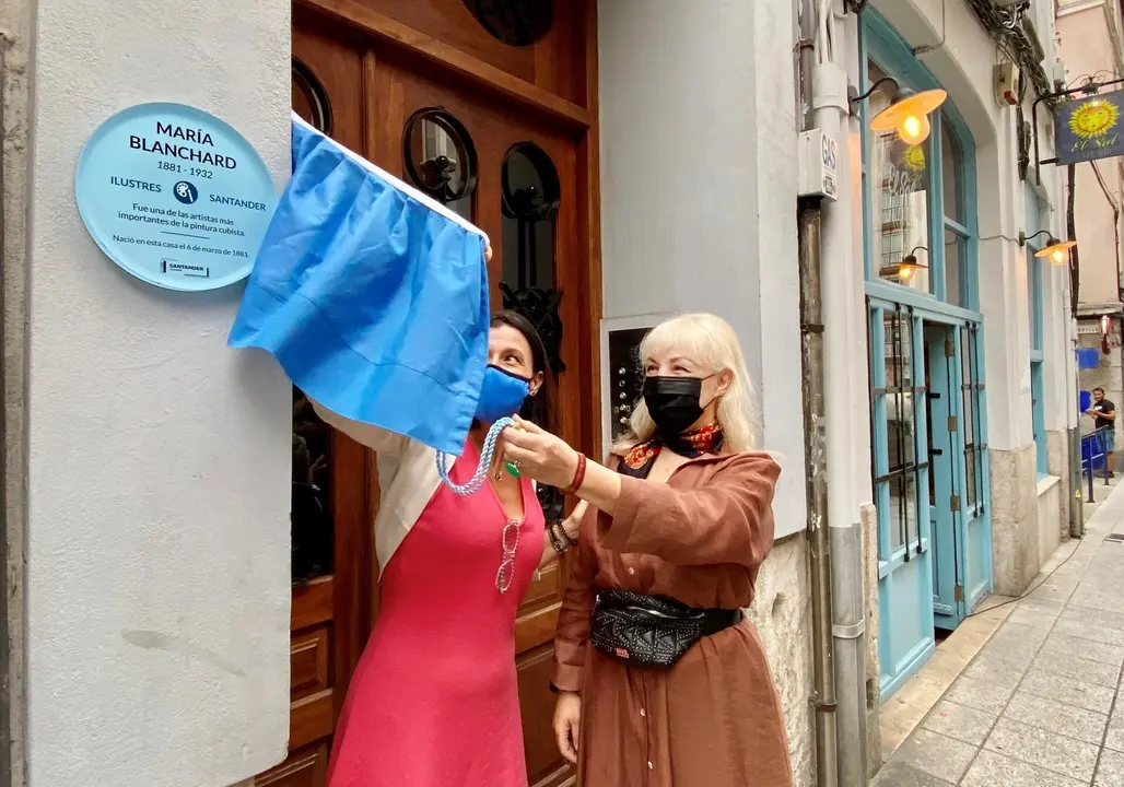 Descubrimiento de la placa dedicada a Mar&iacute;a Blanchard en la ruta de ilustres de Santander