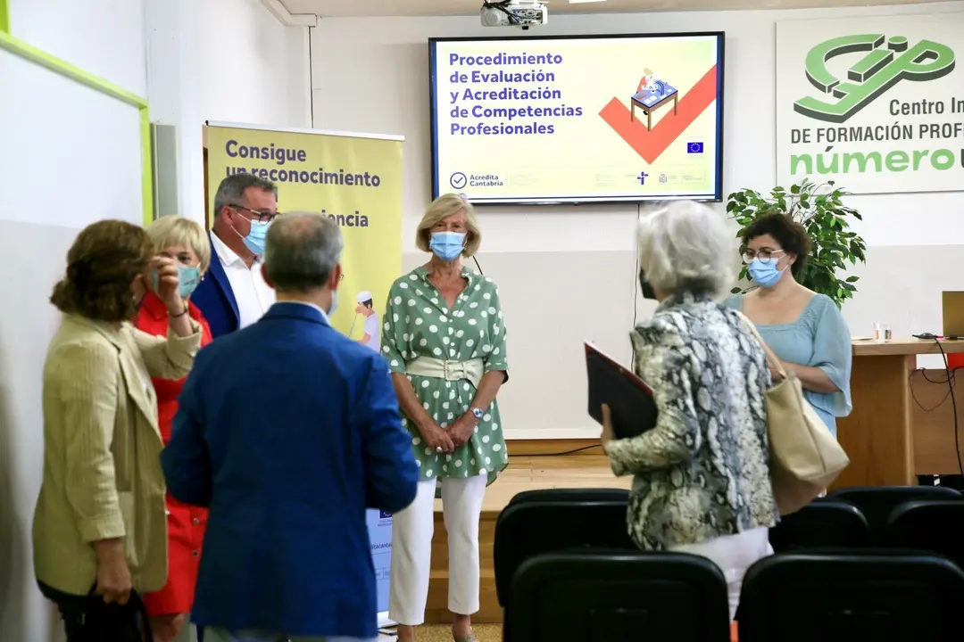 La consejera de Educaci&oacute;n y Formaci&oacute;n Profesional, Marina Lomb&oacute;, en la jornada