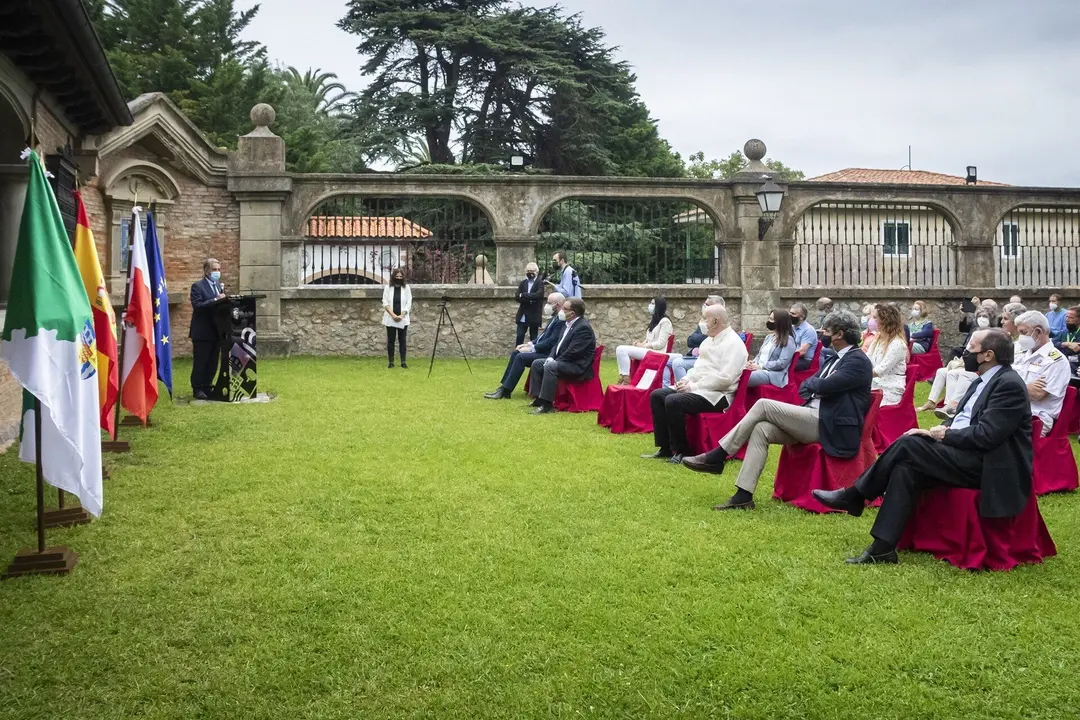 El Presidente De Cantabria, Miguel &Aacute;ngel Revilla, Inaugura Las Jornadas Culturales  De Noja En Homenaje A Luis Vicente De Velasco.