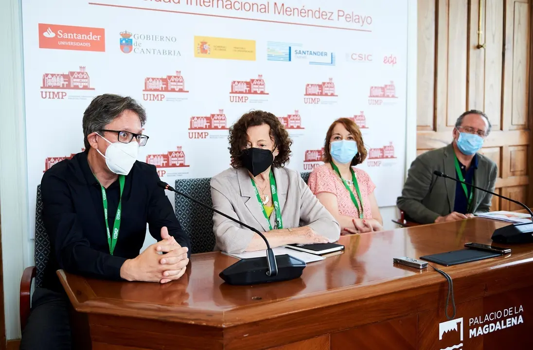 La gestora cultural Rosina G&oacute;mez-Baeza, el director de Museos y Exposiciones de la Fundaci&oacute;n Juan March, Manuel Font&aacute;n; la historiadora de arte Patricia Mayayo y el director del Museo de Arte Contempor&aacute;neo de Barcelona (MACBA), Ferr&aacute;n Barrenblit.