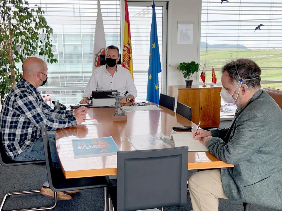 El consejero de Pesca se re&uacute;ne con la Federaci&oacute;n C&aacute;ntabra