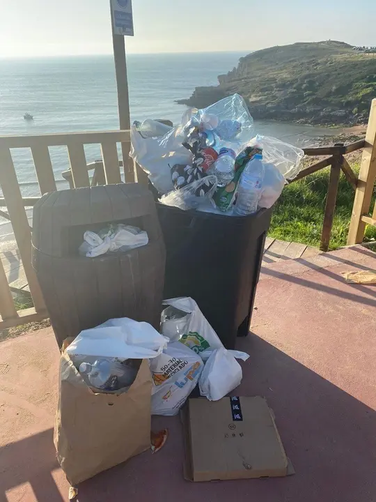 Basura en el entorno de Los Locos