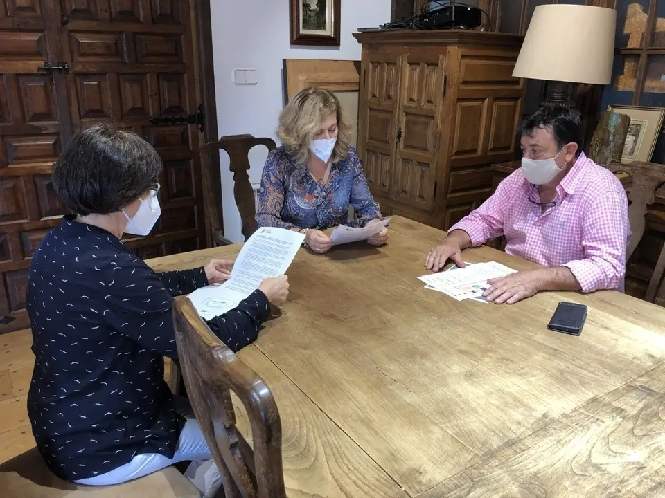 Firma del convenio de colaboraci&oacute;n entre el Ayuntamiento de Santillana y el Centro de Formaci&oacute;n IFAD