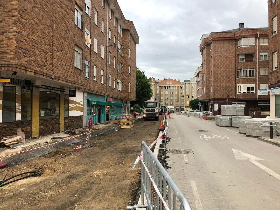 Obras en el centro urbano de Bezana.