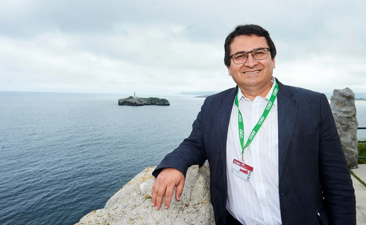 El profesor universitario e historiador Rodrigo Moreno Jeria.