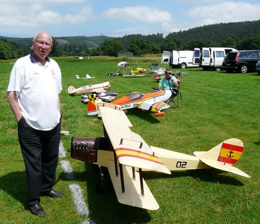 CLUB DE AEROMODELISMO DE PI&Eacute;LAGOS