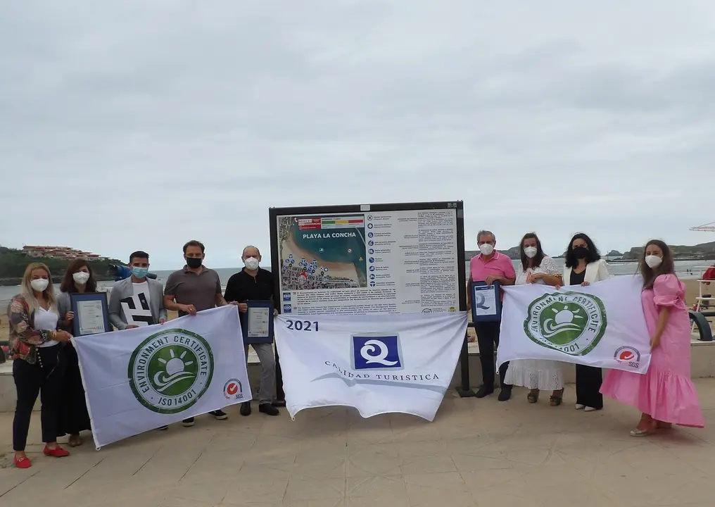 Las playas de Suances reciben sus certificados de calidad