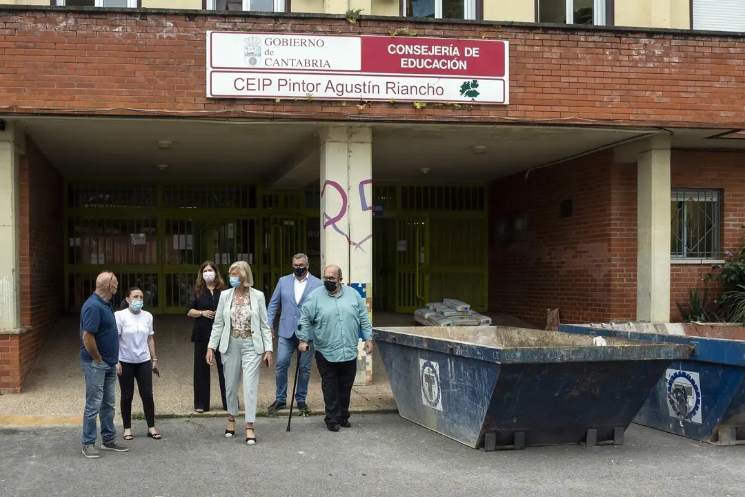 La Consejera De Educaci&oacute;n Y Formaci&oacute;n Profesional, Marina Lomb&oacute;, Visita Las Obras Que Se Est&aacute;n Ejecutando En El IES Vega De Toranzo Y El CEIP Pintor Agust&iacute;n Riancho