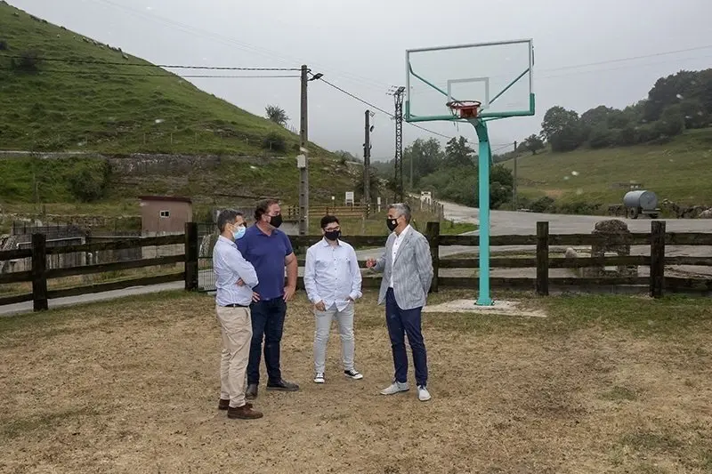 18:30.- Ayuntamiento de San Miguel de Aguayo 
El vicepresidente y consejero de Universidades, Igualdad, Cultura y Deporte, Pablo Zuloaga, visita la pista deportiva de este municipio.
