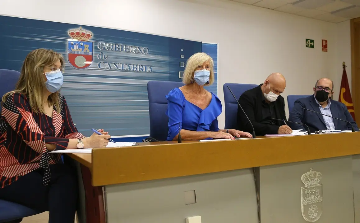 La Consejera De Educaci&oacute;n Y Formaci&oacute;n Profesional, Marina Lomb&oacute;, Acompa&ntilde;ada De Directores Generales De Su Departamento, Informa Sobre El Protocolo Covid Del Pr&oacute;ximo Curso