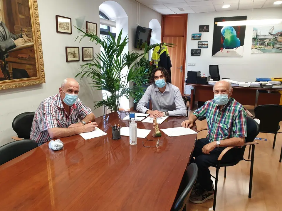 Firma del convenio entre el Ayuntamiento de Astillero y C&aacute;ritas