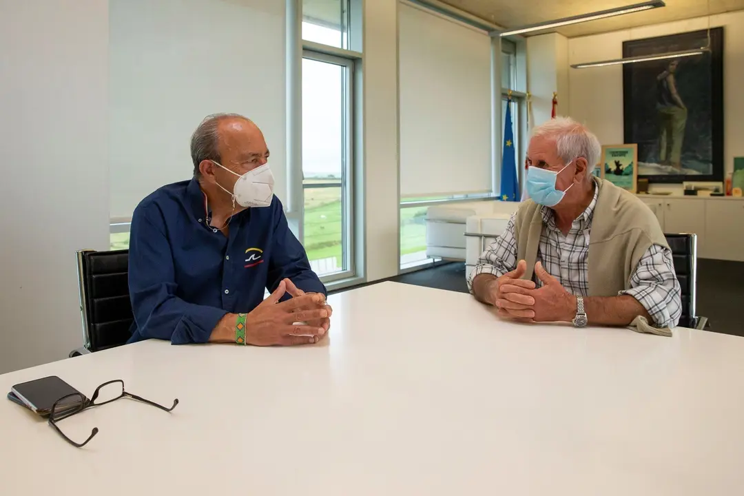 El Consejero De Industria, Turismo, Innovaci&oacute;n, Transporte Y Comercio,&nbsp;Javier L&oacute;pez Marcano,&nbsp;Recibe Al Alcalde De Herrer&iacute;as, Juan Franciso Linares