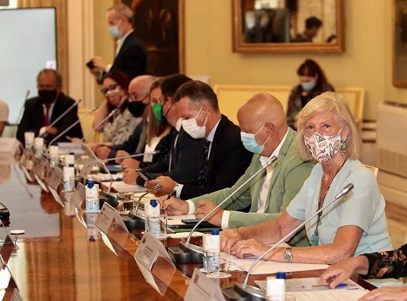11:00 horas. Ministerio de Educaci&oacute;n y Formaci&oacute;n Profesional, C/ Alcal&aacute;,34, Sal&oacute;n Goya
La consejera de Educaci&oacute;n y Formaci&oacute;n Profesional, Marina Lomb&oacute;, participa en la reuni&oacute;n de la Conferencia Sectorial de Educaci&oacute;n. 
